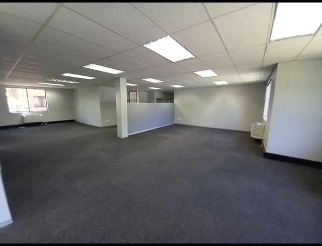 297M² OFFICE TO LET IN BRYANSTON